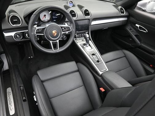 2025 Porsche 718 Boxster S