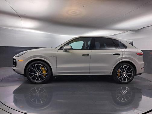 2022 Porsche Cayenne E-Hybrid Turbo S