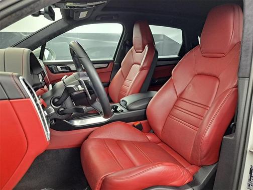 2022 Porsche Cayenne E-Hybrid Turbo S