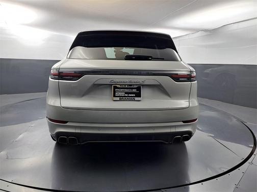 2022 Porsche Cayenne E-Hybrid Turbo S