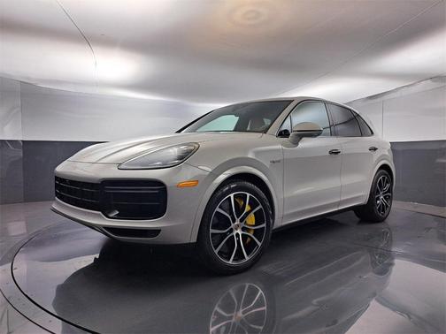 2022 Porsche Cayenne E-Hybrid Turbo S