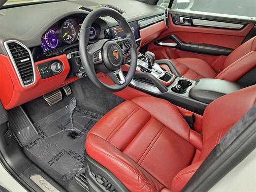 2022 Porsche Cayenne E-Hybrid Turbo S
