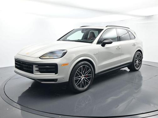2025 Porsche Cayenne S