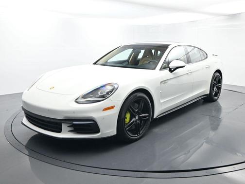 2018 Porsche Panamera 4