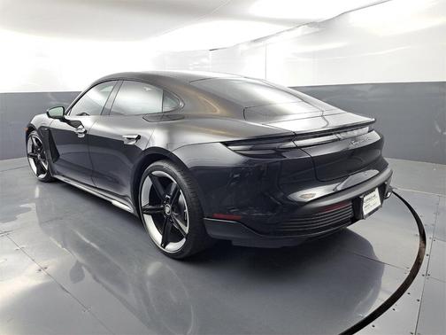 2020 Porsche Taycan Turbo