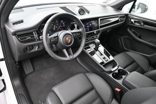 Carrara White 2026 Porsche Macan Base