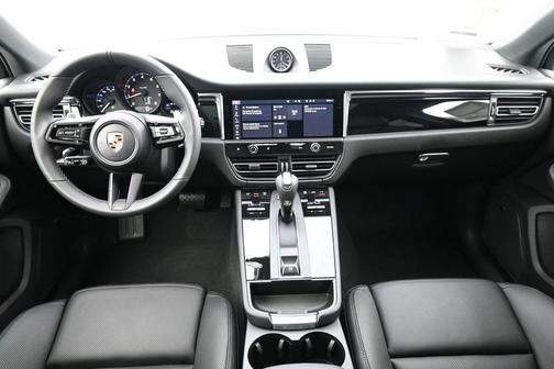 Carrara White 2026 Porsche Macan Base
