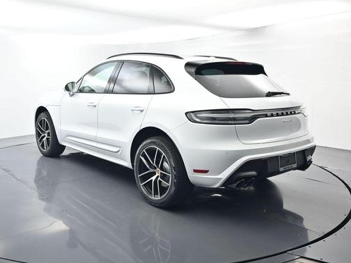 Carrara White 2026 Porsche Macan Base