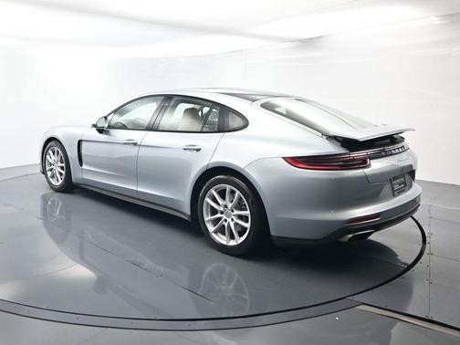 2020 Porsche Panamera 