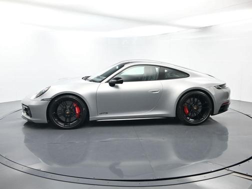 2023 Porsche 911 Carrera 4 GTS