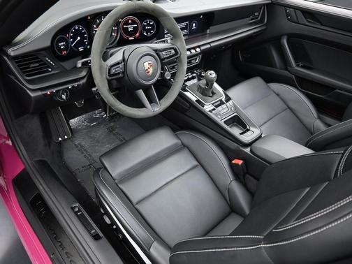 2023 Porsche 911 Carrera 4 GTS