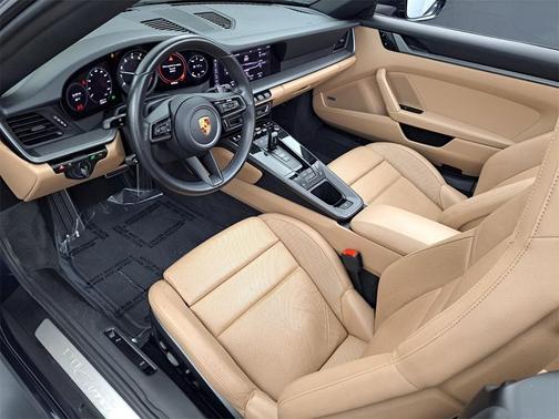 2020 Porsche 911 Carrera
