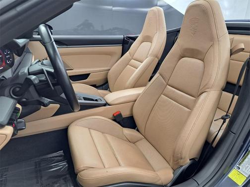 2020 Porsche 911 Carrera