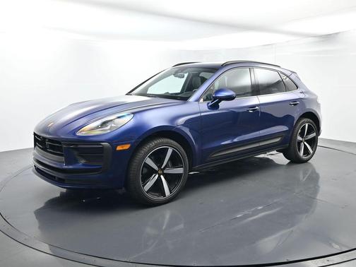 Gentian Blue Metallic 2025 Porsche Macan