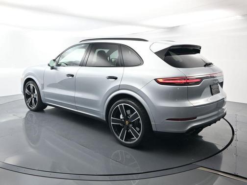 2022 Porsche Cayenne Turbo