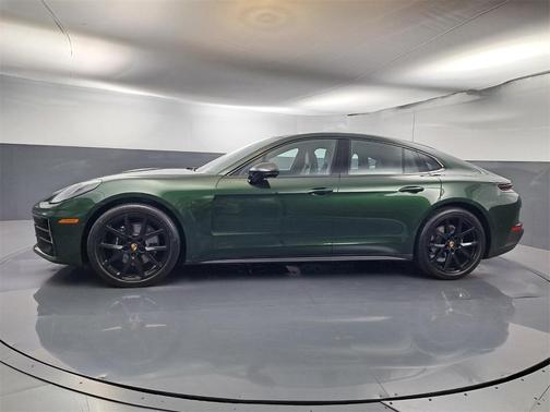 2024 Porsche Panamera 4