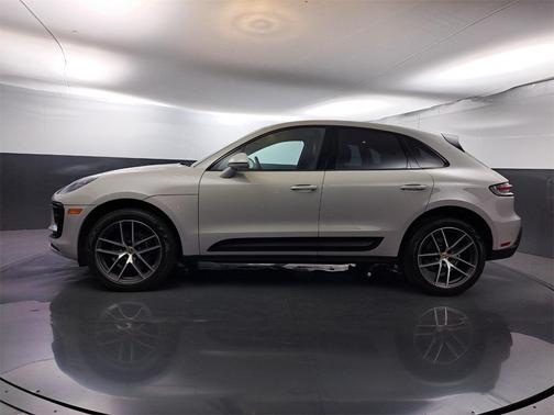 2022 Porsche Macan Base