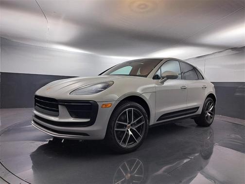 2022 Porsche Macan Base