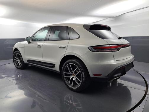 2022 Porsche Macan Base