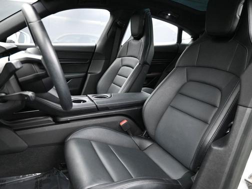 2022 Porsche Taycan Base