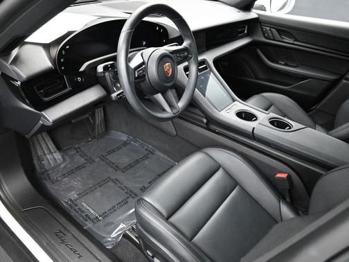2022 Porsche Taycan Base