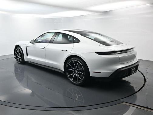 2022 Porsche Taycan Base