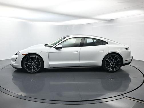 2022 Porsche Taycan Base