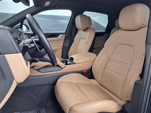 2024 Porsche Cayenne Base