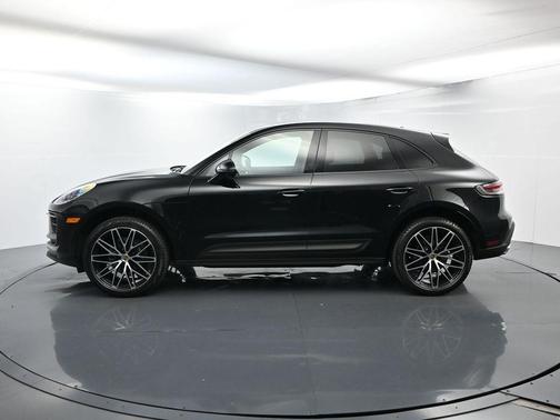 2024 Porsche Macan Base (PDK)