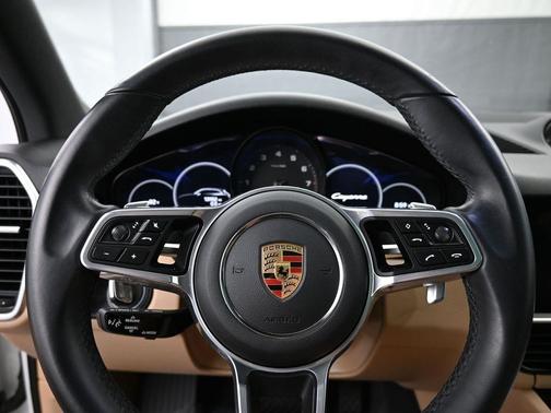 2023 Porsche Cayenne Base (Tiptronic)