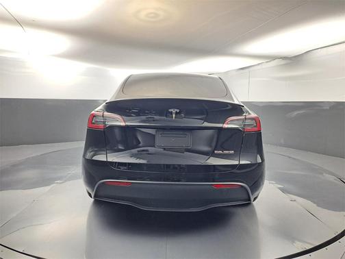 2024 Tesla Model Y Performance