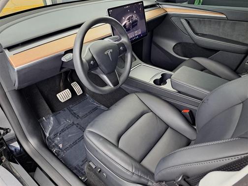 2024 Tesla Model Y Performance