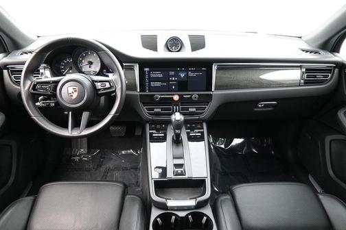 White 2023 Porsche Macan S