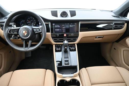 Jet Black Metallic 2026 Porsche Macan Base