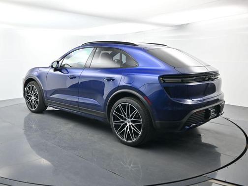 Gentian Blue Metallic 2024 Porsche Macan Turbo