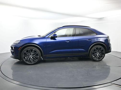 Gentian Blue Metallic 2024 Porsche Macan Turbo