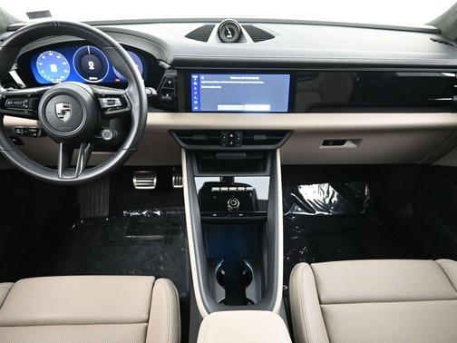 Gentian Blue Metallic 2024 Porsche Macan Turbo
