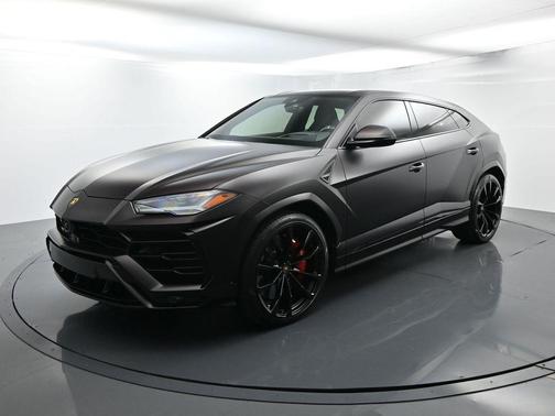 2021 Lamborghini Urus Pearl Capsule