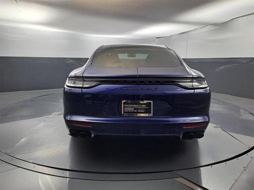 2022 Porsche Panamera Turbo S