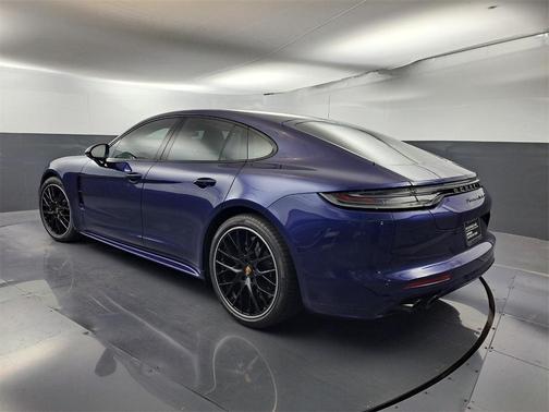 2022 Porsche Panamera Turbo S