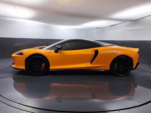 2022 McLaren GT Base