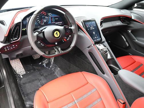 Grigio Silverstone Metallic 2022 Ferrari Roma Base