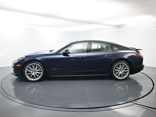2018 Porsche Panamera Base