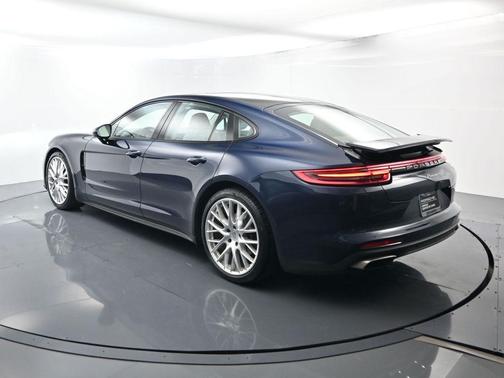 2018 Porsche Panamera Base