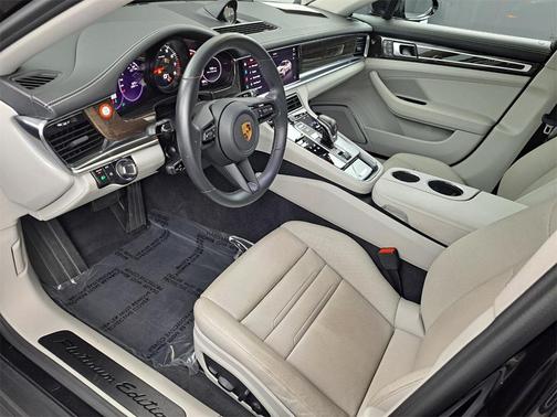 2022 Porsche Panamera Platinum Edition