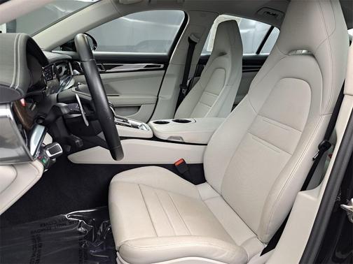 2022 Porsche Panamera Platinum Edition