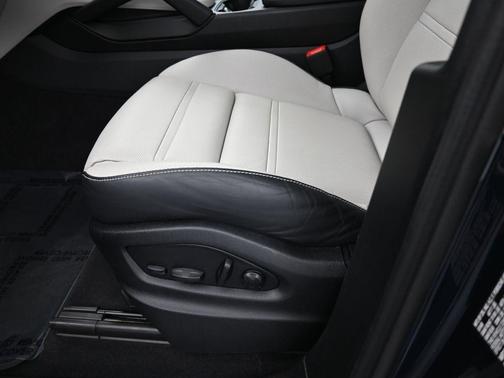 2024 Porsche Cayenne AWD