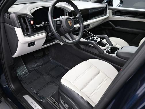 2024 Porsche Cayenne AWD