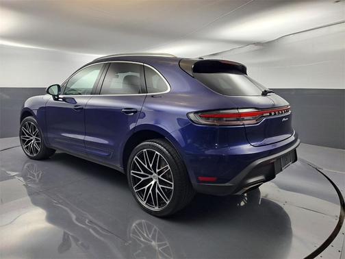 2022 Porsche Macan Base