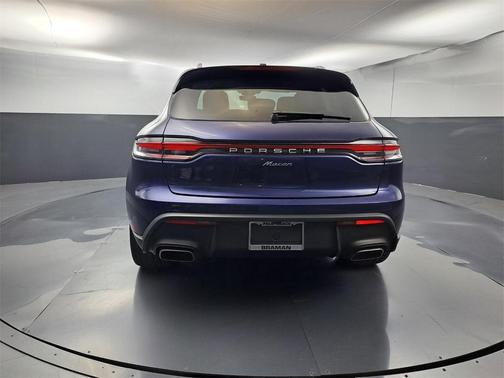 2022 Porsche Macan Base